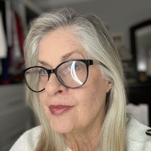 Meet your Posher, Deborah